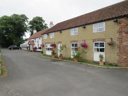 Ganton Greyhound Inn - image 8
