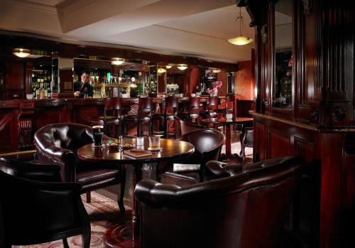 Buswells Hotel - image 10