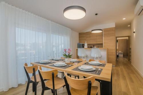 Three-Bedroom Apartment image 5