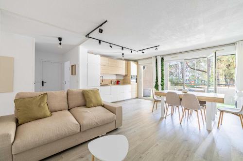 Comfort and serenity with A/C, Parking and Balcony - 주방