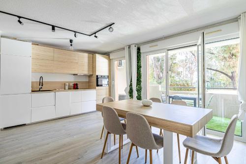 Comfort and serenity with A/C, Parking and Balcony - 주방