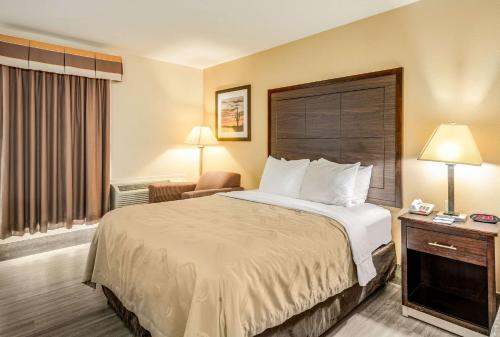 2 queen beds