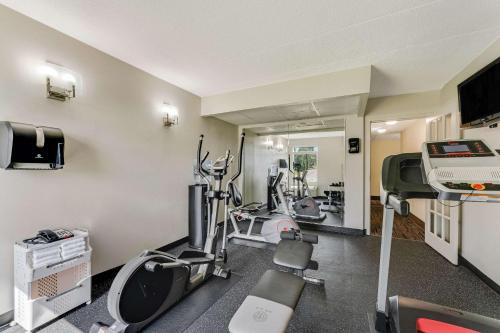 Red Roof Inn Easton - image 4