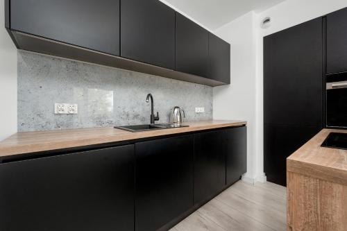 Apartament Blisko Rzeki Tuż przy Porcie we Wrocławiu z Parkingiem by Noclegi Renters, Breslau (Foto 3)