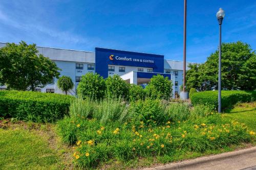 Comfort Inn & Suites Shepherdsville - Louisville South in Shepherdsville, USA