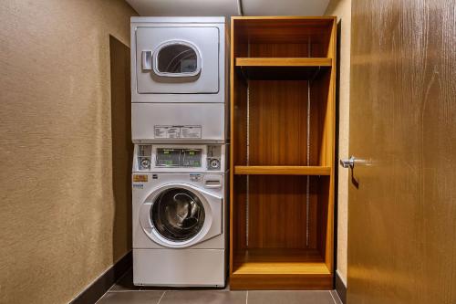 Comfort Inn Shepherdsville - Louisville South - image 10