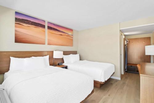 2 double beds