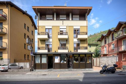 Hotel Schenatti, Sondrio bei Castello dellʼAcqua