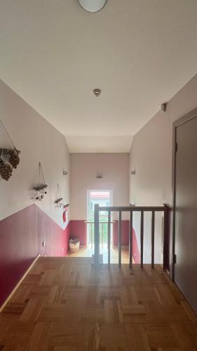 Comfy stay at Hill of Clouds in Rāmava