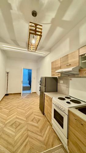 Emy Studios in 法拿里