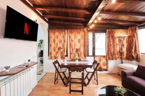 로마 Penthouse 200 meters from metro Wi-Fi and AC 3성급 싱글룸 레스토랑