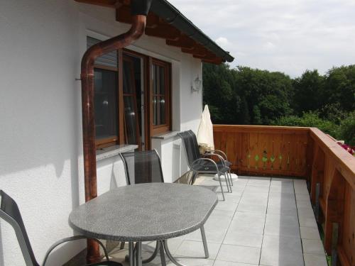 2 bedrooms, 3 beds