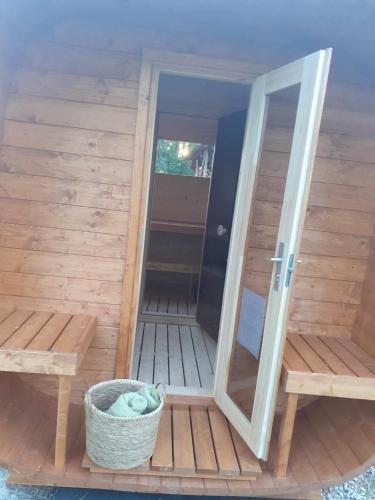 Cousy historical house with sauna and hot tube in Kodavere