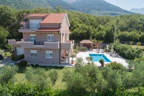 Villa Mina in Sutvara