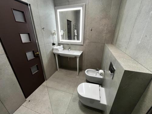 Komilfo Hotel - image 10