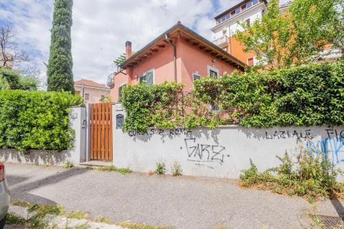 Lovely 2BR House in Beautiful Green Area - image 3