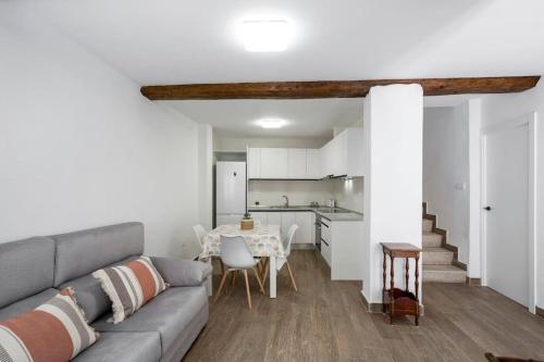 Onil Reformed Petfriendly Home with WIFI in Onil