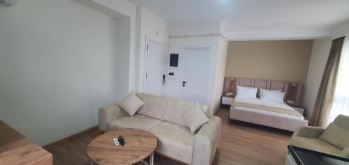 Petra Port Hotel - image 3