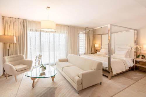 Akoya Hotel & Spa Room Type - Suite with Hot Tub