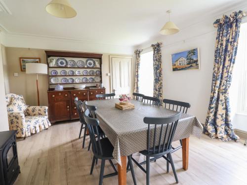 Exterior view, Mor Edrin in Harlech