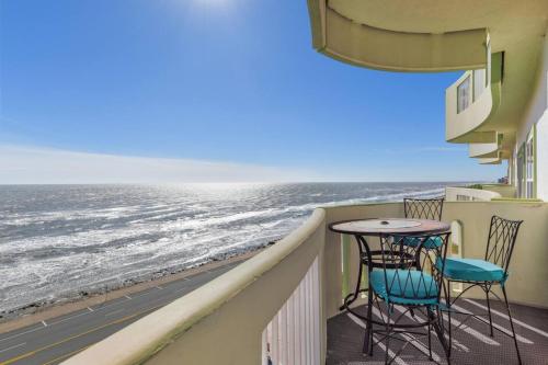 Calypso Ocean View Condo with 3 bedrooms and Pool in Galveston, Vereinigte Staaten von Amerika