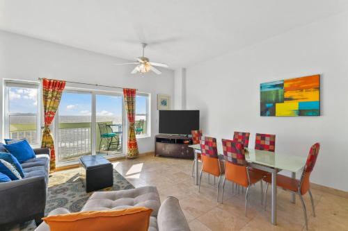 Calypso Ocean View Condo with 3 bedrooms and Pool in Galveston, USA