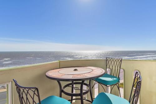 Calypso Ocean View Condo with 3 bedrooms and Pool in Galveston, USA