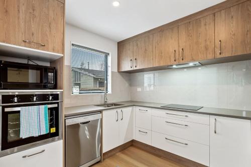Ventura Delight Townhouse with Parking and Patio, Окленд (фото 8)
