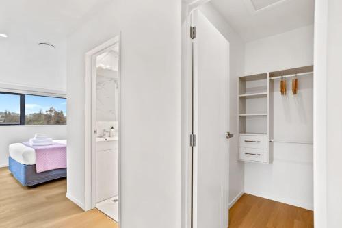 Ventura Delight Townhouse with Parking and Patio, Окленд (фото 9)