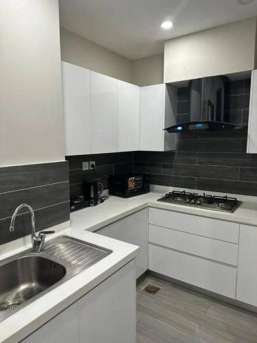 BNR - The Opus Residences - Studio Luxury Apartment Gulberg - image 10