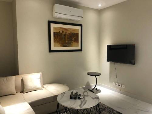 BNR - The Opus Residences - Studio Luxury Apartment Gulberg - image 13