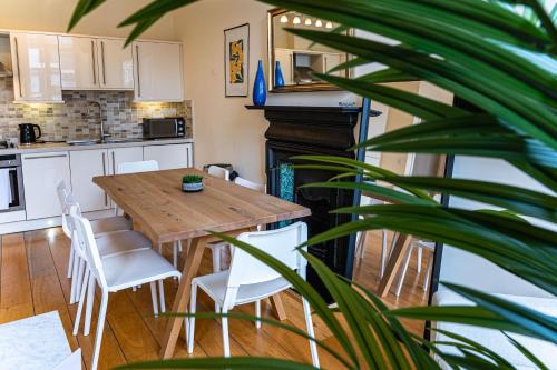 Premium 3BR-3BA in Prestigious Bloomsbury, Londra