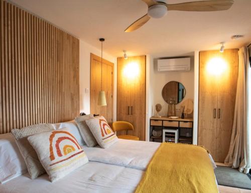 Design Villa with Private Pool in Montgo de Toscamar