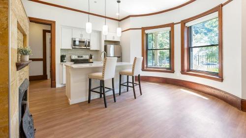 Landing at Baricelli - 1 Bedroom in University Circle in Cleveland, USA