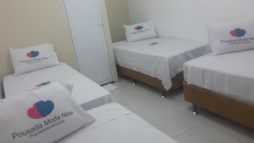4 twin beds