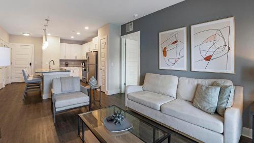 Landing at Abberly Foundry - 2 Bedrooms in Watkins Park in Nashville, USA
