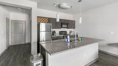 Landing at Bottle House of Main - 2 Bedrooms in Fort Worth in Fort Worth, USA