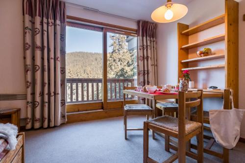 Surrounding environment, Residence Le Golf in Morel