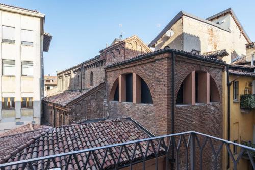  Italian Experience-Suite Santa Maria Gualtieri, Unterkunft in Pavia