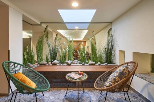 مسبح, Hotel City Krone in Friedrichshafen City Center