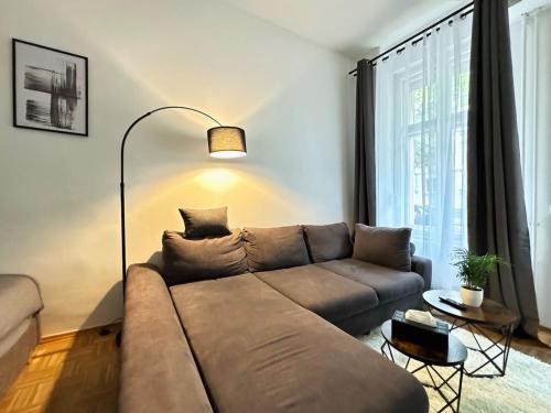 HolidayHome Apartments I Top Design Apartment in Heart of Berlin-Friedrichshain - image 2