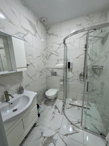 Dusj, Tropical garden apartments in Chakvi