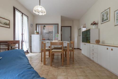 Apartment image 10