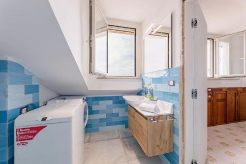 Italian Experience- Conero BluLoft