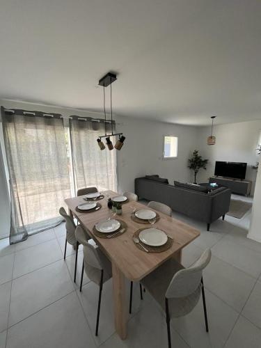 Maison Chaleureuse 2 - Location saisonnière - Saint-Genis-Laval