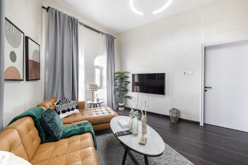 Cozy and spacious apartment- 5min walk to metro - image 6
