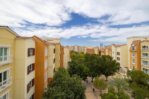 Cozy and spacious apartment- 5min walk to metro - image 9