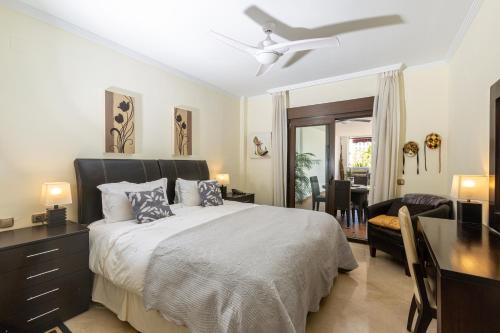 Finca San Antonio Two Bedroom apartment with swimming pool in ลอซ เอสปาล