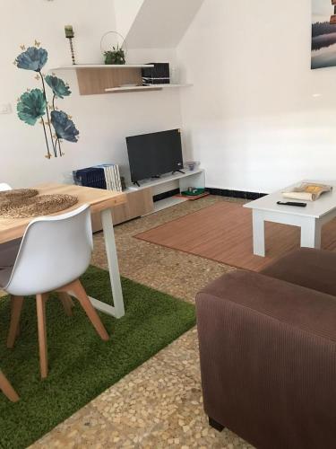 Létesítmények, Casa Mirra in Cee