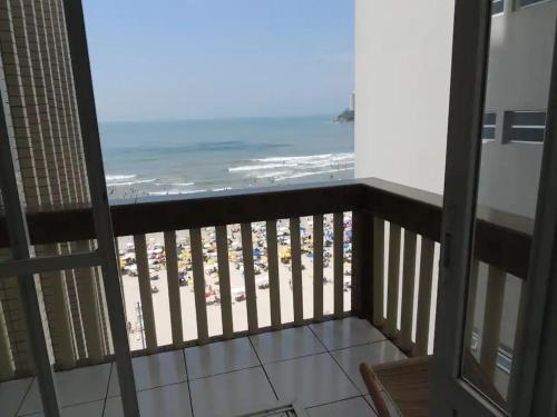 Apto beira mar - Praia de Pitangueiras Guarujá (Apto beira mar - Praia de Pitangueiras Guaruja) in บาร์ราฟุนดา